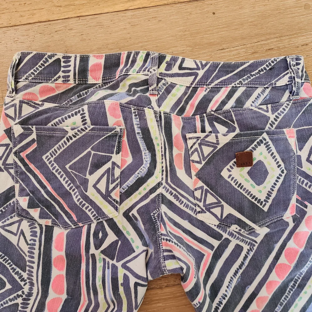 Roxy Surf Patterned Jeans coconut girl indie sleaze tribal normcore hipster